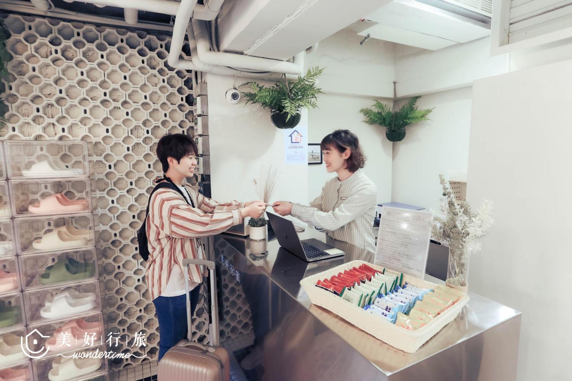 Wondertime2- Ladies' Inn 'Taipei Main Station מראה חיצוני תמונה